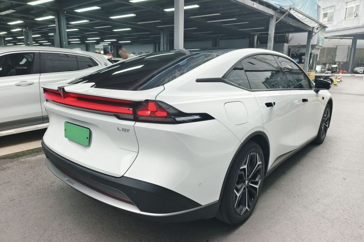 深蓝汽车 深蓝L07 2025款 230Max  深蓝智驾AD PRO增程版车身外观6008