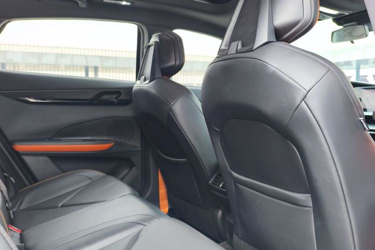 长安UNI-V 2022款 1.5T 尊贵型中控内饰7007