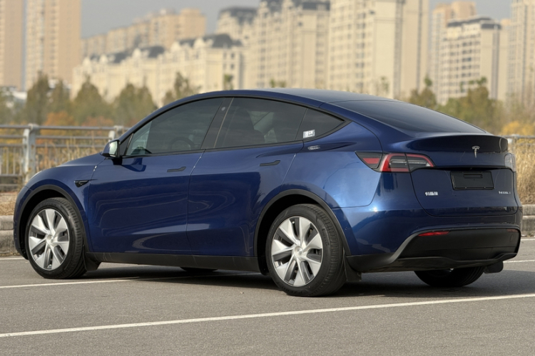 特斯拉 Model Y 2022款 改款 后轮驱动版车身外观6001