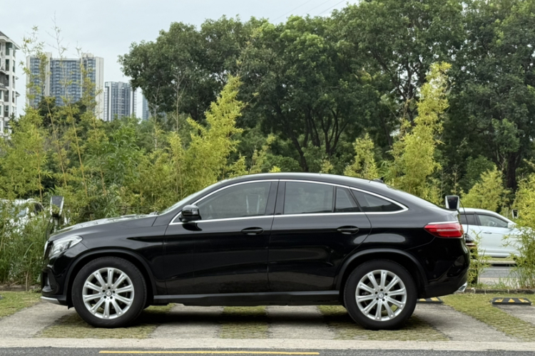 奔驰GLE轿跑 2015款 GLE 320 4MATIC 轿跑SUV车身外观6007