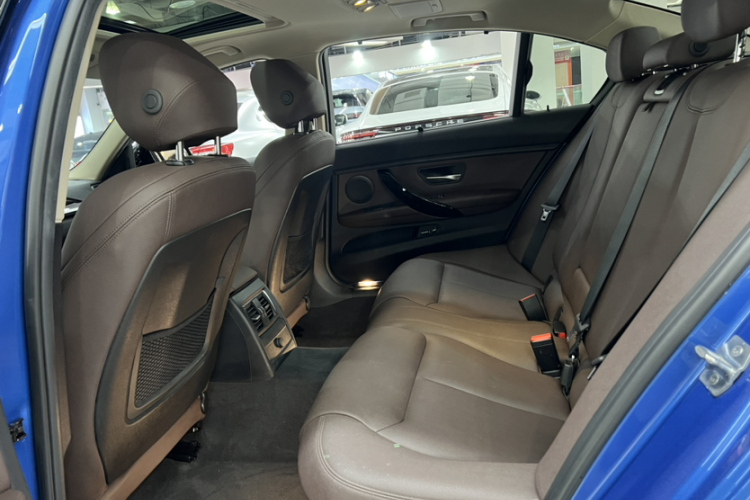 宝马3系 2019款 320Li M运动套装中控内饰7002