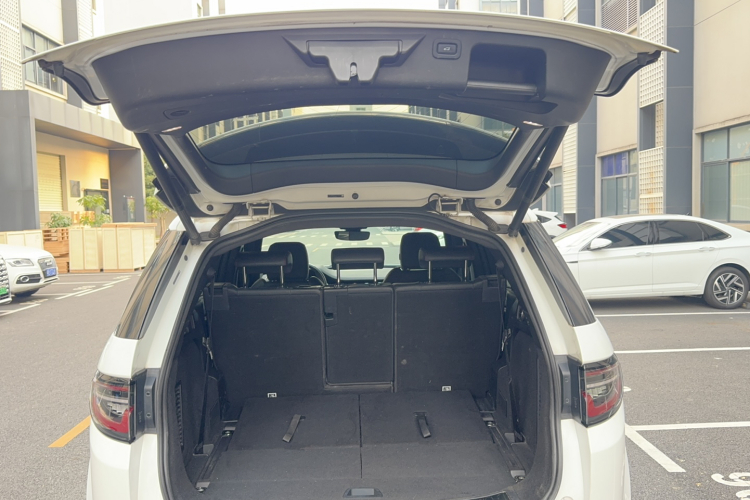 路虎 发现运动版 2020款 249PS R-Dynamic 性能科技版 7座局部细节23