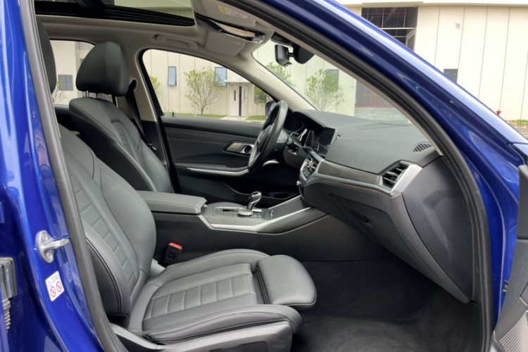 宝马3系 2020款 325Li M运动套装中控内饰7003