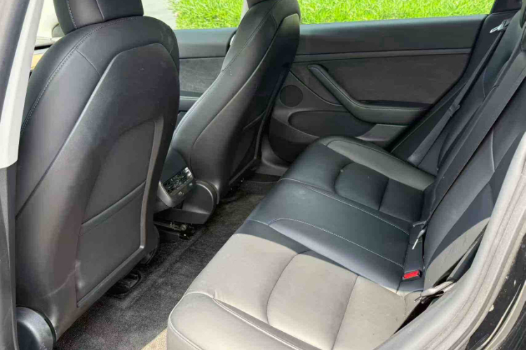 特斯拉 Model 3 2021款 标准续航后驱升级版中控内饰7003