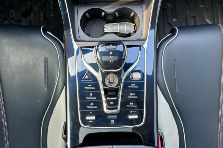 比亚迪 秦PLUS 2021款 DM-i 55KM 旗舰型局部细节18