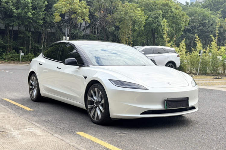 特斯拉 Model 3 2023款 长续航全轮驱动版车身外观6001