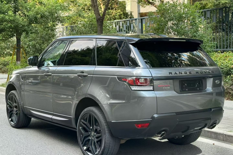 路虎 揽胜运动版 2016款 3.0 SC V6 HSE DYNAMIC车身外观6003