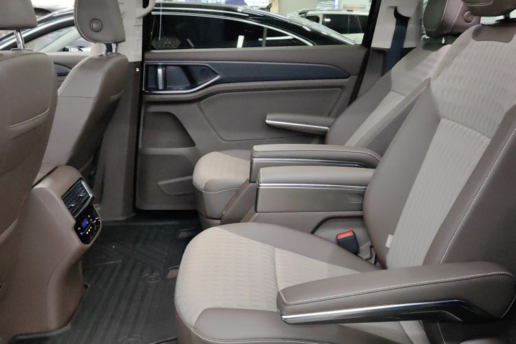 大众 威然 2024款 330TSI 商务版中控内饰7006