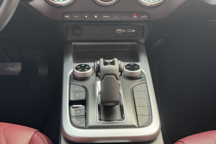 坦克300 2024款 2.0T 挑战者中控内饰7007