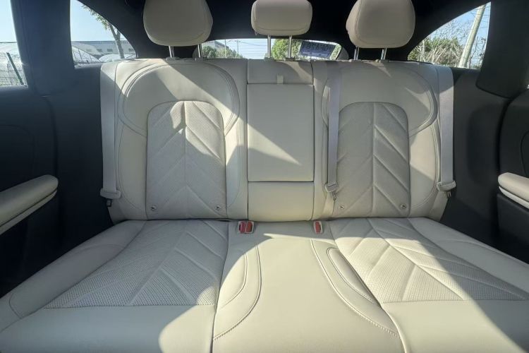 蔚来ET5T 2025款 100kWh Touring中控内饰7012