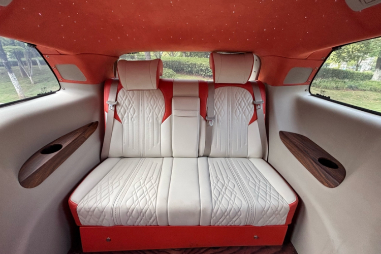 别克GL8 2021款 陆上公务舱 652T 舒适型中控内饰7012