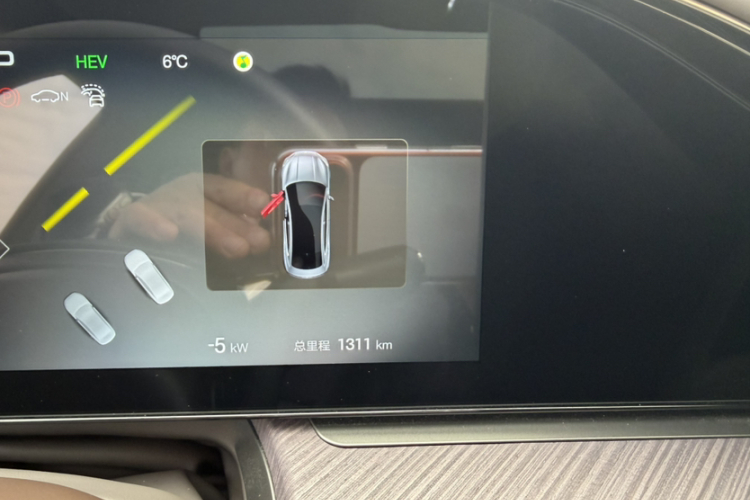 腾势Z9 2024款 1100km 四驱Ultra版中控内饰15