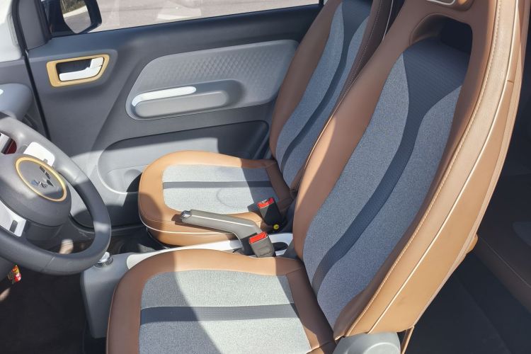 五菱汽车 宏光MINIEV 2022款 GAMEBOY 200km 玩咖款 磷酸铁锂中控内饰7011