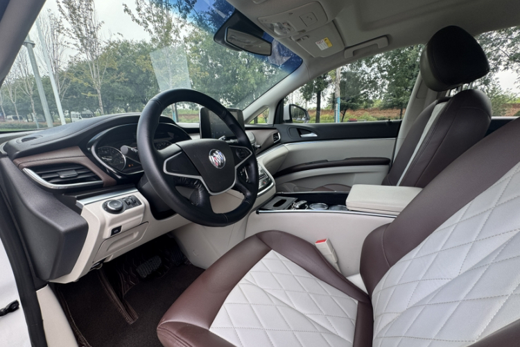 别克GL8 2021款 陆上公务舱 652T 舒适型中控内饰7007