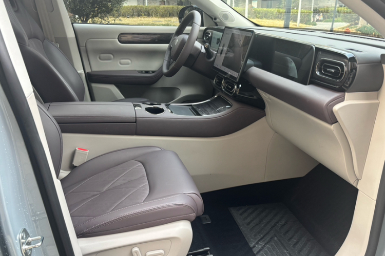 零跑汽车 零跑C11 2024款 增程 300尊享版中控内饰7002