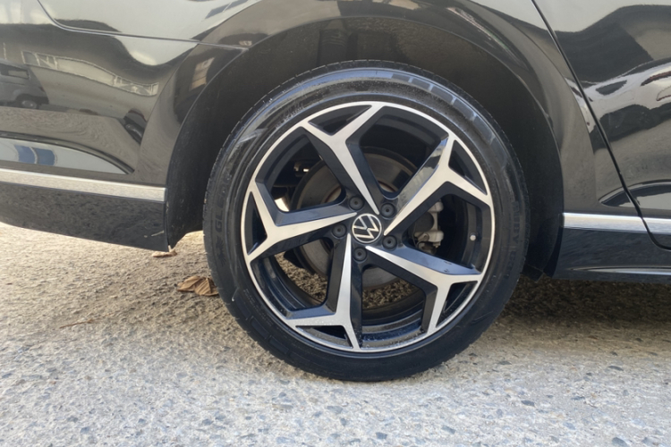 大众 迈腾 2023款 200万辆纪念版 280TSI DSG领先型车身外观6009