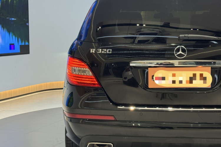 奔驰R级 2017款 R 320 4MATIC 商务型臻藏版车身外观6006