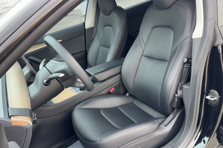 特斯拉 Model 3 2022款 后轮驱动版局部细节19