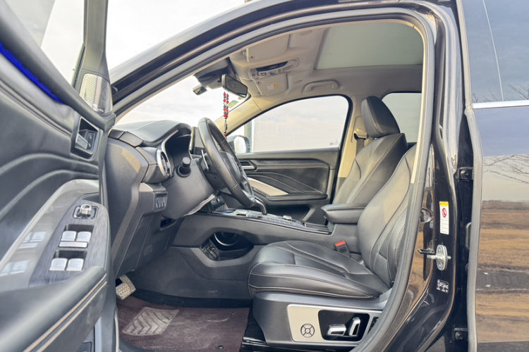 魏牌 VV6 2020款 2.0T 两驱智享+中控内饰7001