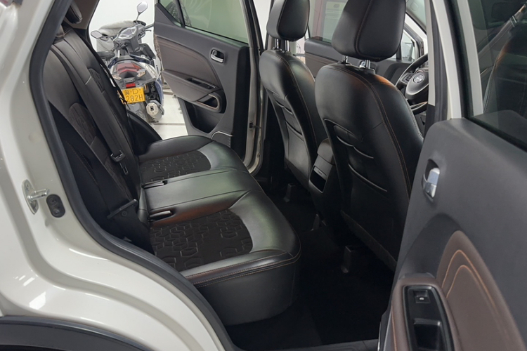 广汽传祺 传祺GS3 2017款 150N 手动精英版中控内饰7003