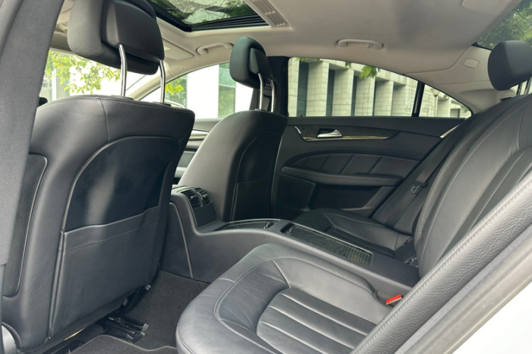 奔驰CLS 2016款 CLS 260 逸彩版中控内饰7002