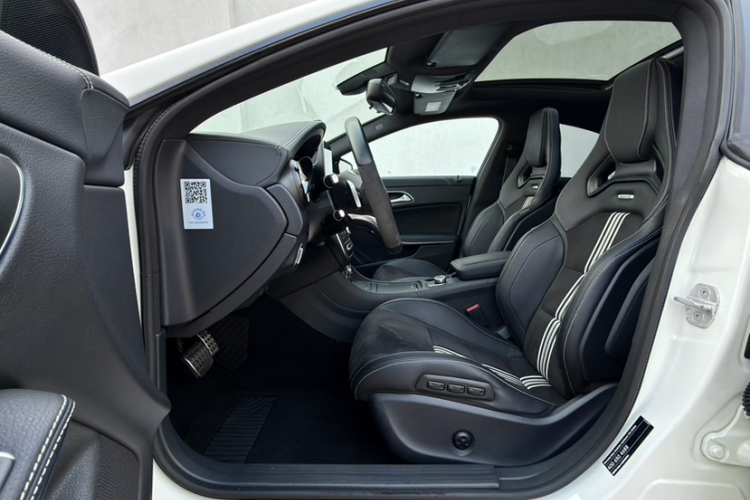 奔驰CLA 2017款 CLA 220 4MATIC 极地限量版中控内饰7002