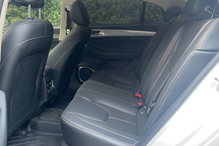 奇瑞 艾瑞泽5 2019款 1.5L 手动乐活版 国V中控内饰7002