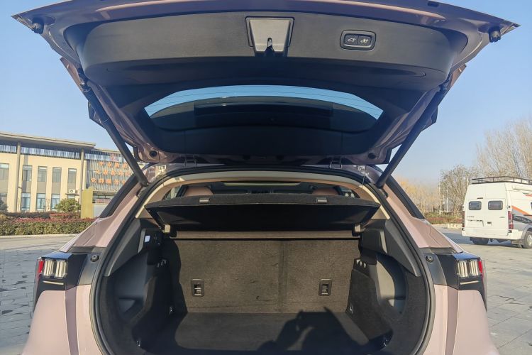 领克06 2021款 1.5T Shero粉色特别版局部细节23