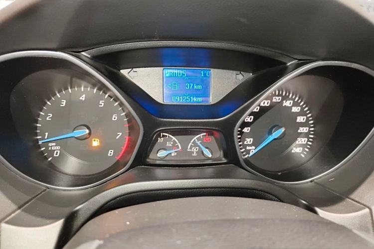 福特 福克斯 2012款 三厢 1.6L 自动风尚型中控内饰15