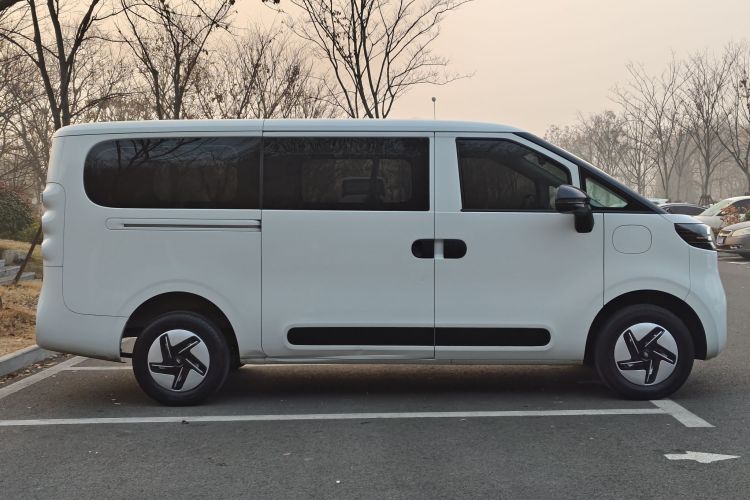 上汽大通MAXUS 大拿V1 2024款 V1 短轴低顶 多功能版（51kWh）车身外观6003