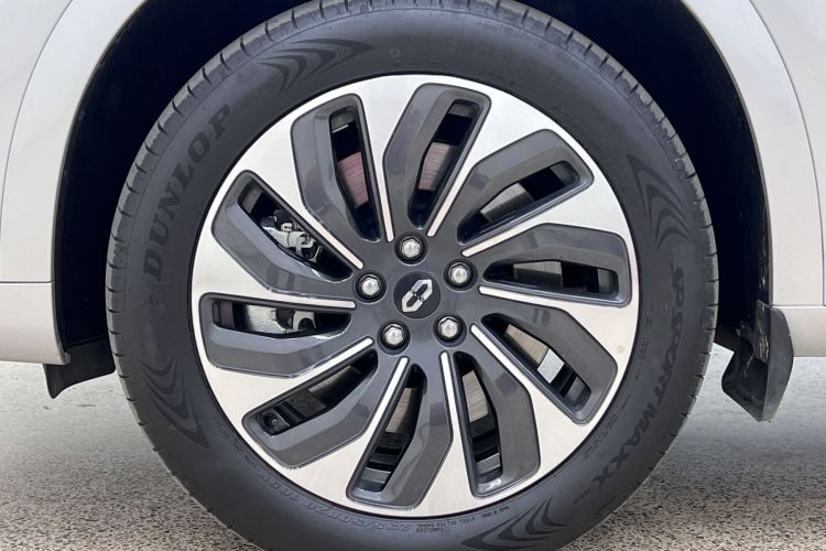 鸿蒙智行 问界M7 2024款 1.5T 智驾四驱Max版 5座车身外观6006