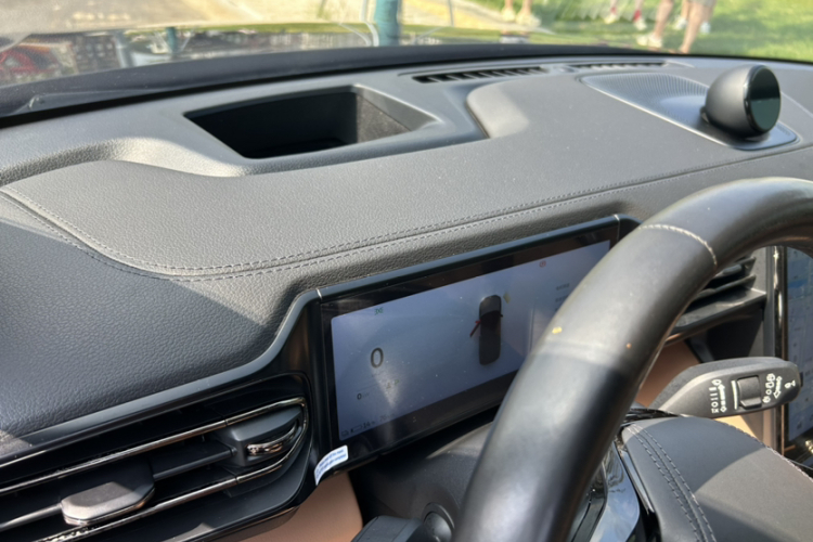 蔚来ES8 2020款 580KM 七座版中控内饰7004