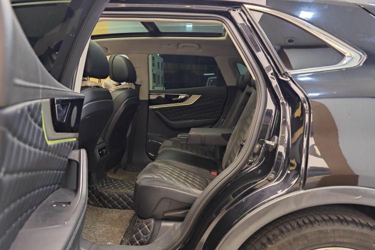 红旗HS5 2019款 2.0T 智联旗享四驱版车身外观6008