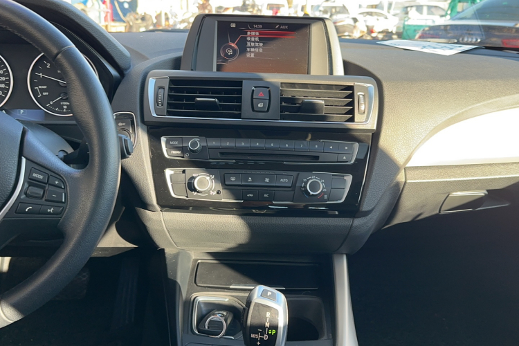 宝马1系(进口) 2016款 118i 领先型局部细节16