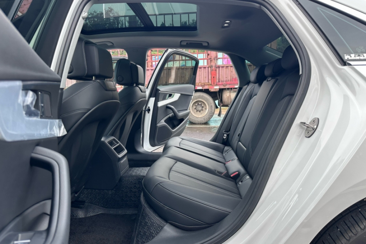 奥迪A4L 2024款 40 TFSI 时尚动感型中控内饰7003