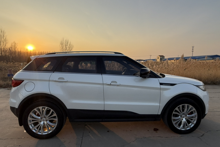 陆风X7 2016款 2.0T 全景尊贵版车身外观6003