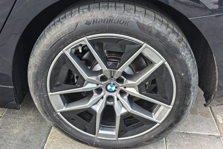 宝马5系 2025款 530Li 领先型 豪华套装车身外观6007