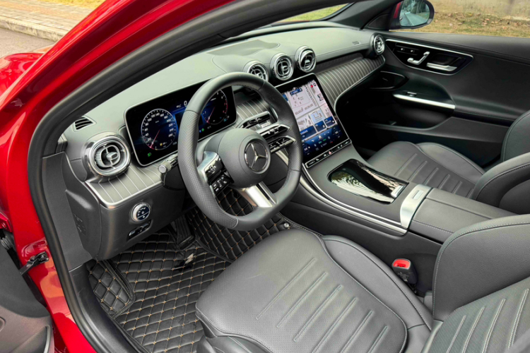 奔驰C级 2023款 改款 C 200 L 运动版中控内饰7010