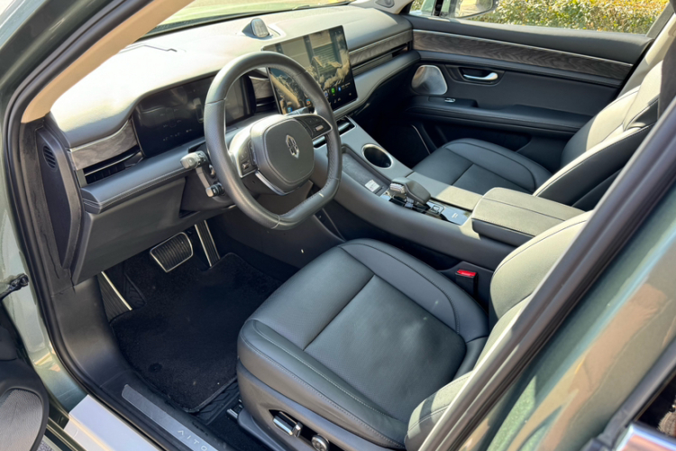 鸿蒙智行 问界M5 2022款 增程四驱性能版局部细节19