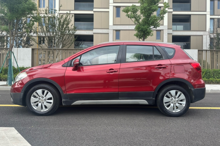 铃木 锋驭 2014款 1.6L CVT两驱精英型车身外观6002