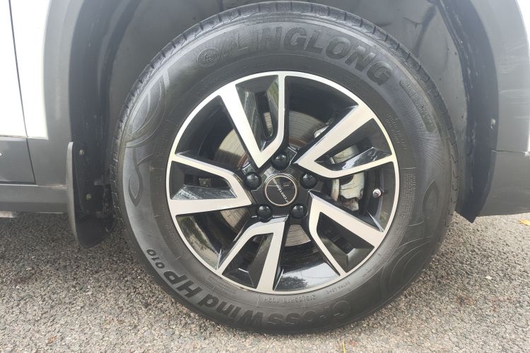 东风风行 风行T5 2022款 盛世款 1.6L 手动筑梦版五座车身外观6003