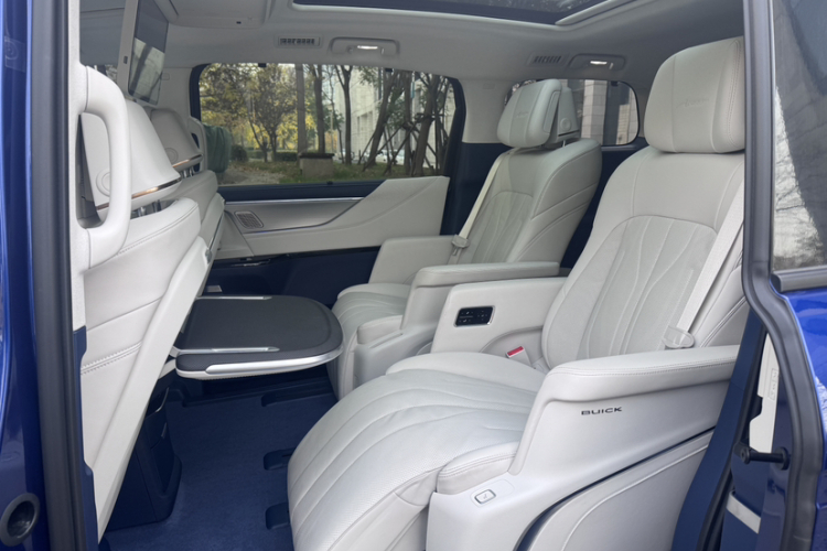 别克GL8新能源 2024款 陆尊 奢享版 6座中控内饰7008