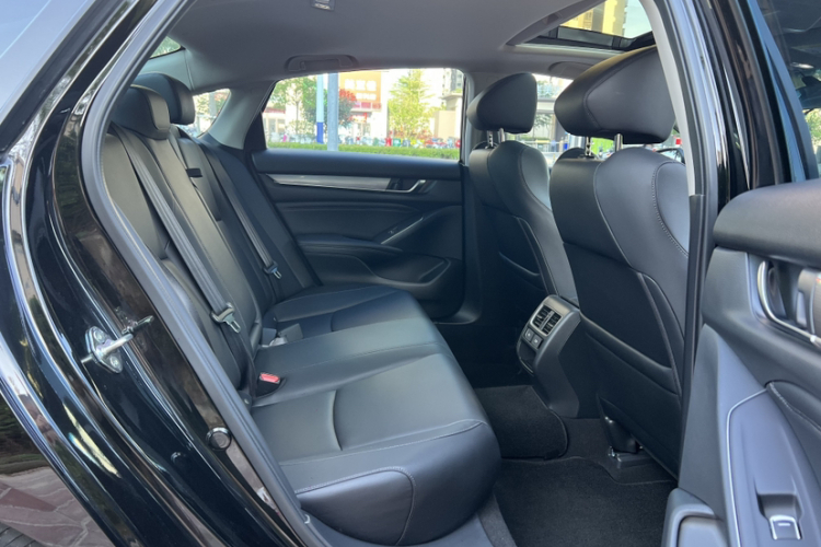 本田 雅阁 2022款 260TURBO 豪华版中控内饰7008