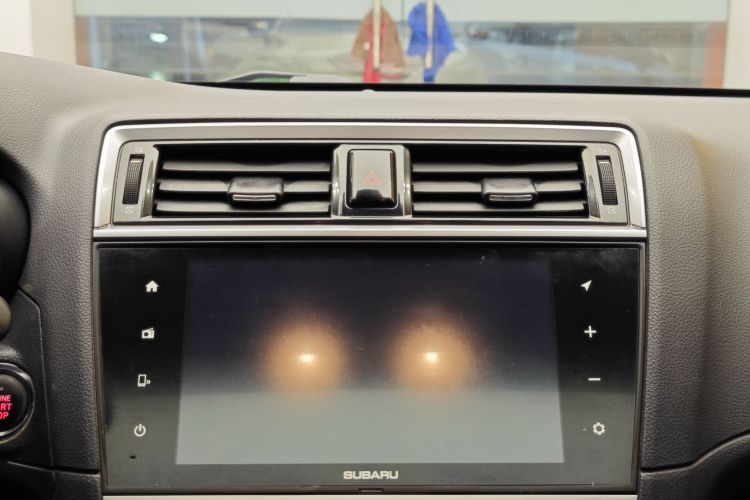 斯巴鲁 力狮 2016款 2.5i 全驱荣耀版中控内饰7009