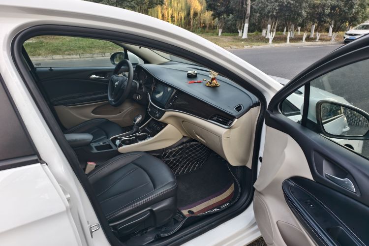 别克 威朗 2019款 三厢 15S 自动进取型中控内饰7006