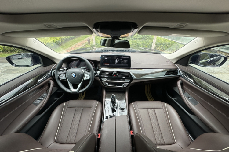 宝马5系 2022款 525Li 豪华套装中控内饰7011