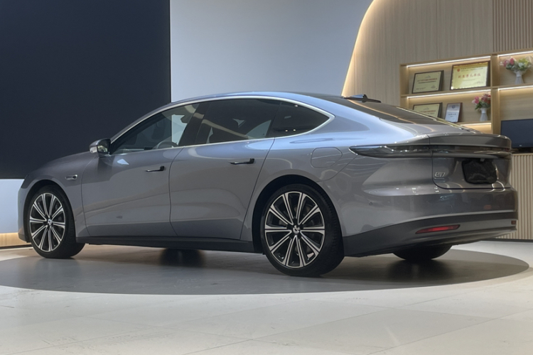 蔚来ET7 2024款 75kWh 行政签名版车身外观6008