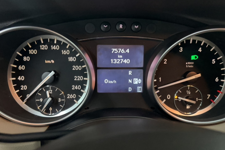 奔驰R级 2017款 R 320 4MATIC 商务型臻藏版中控内饰15