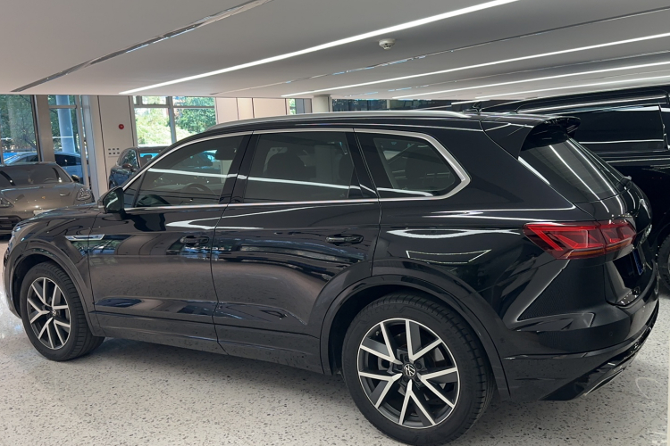 大众 途锐 2021款 3.0TSI 锐享版 经典运动套装车身外观6005