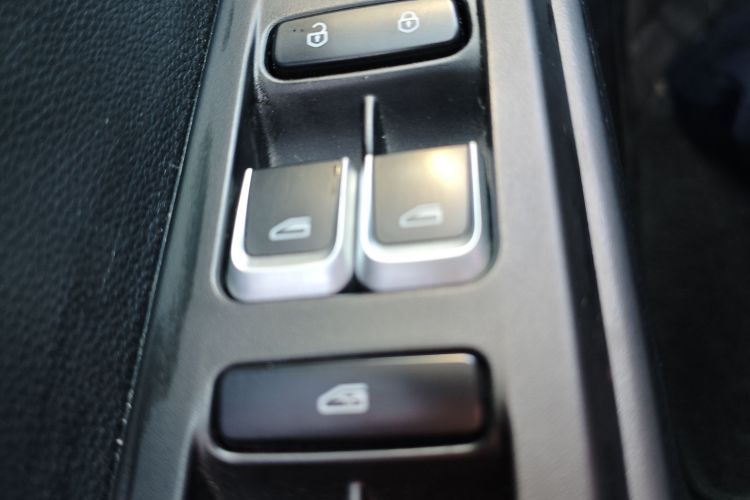 吉利汽车 豪越 2020款 1.8TD 自动舒适型 7座局部细节9003